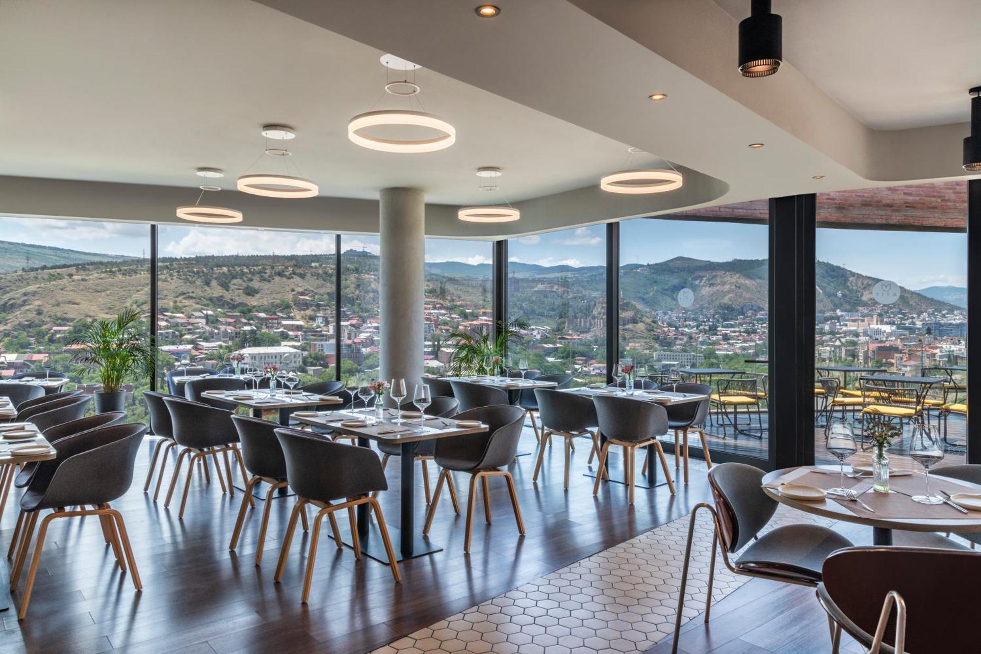 Golden Tulip Design Tbilisi Otel Dış mekan fotoğraf