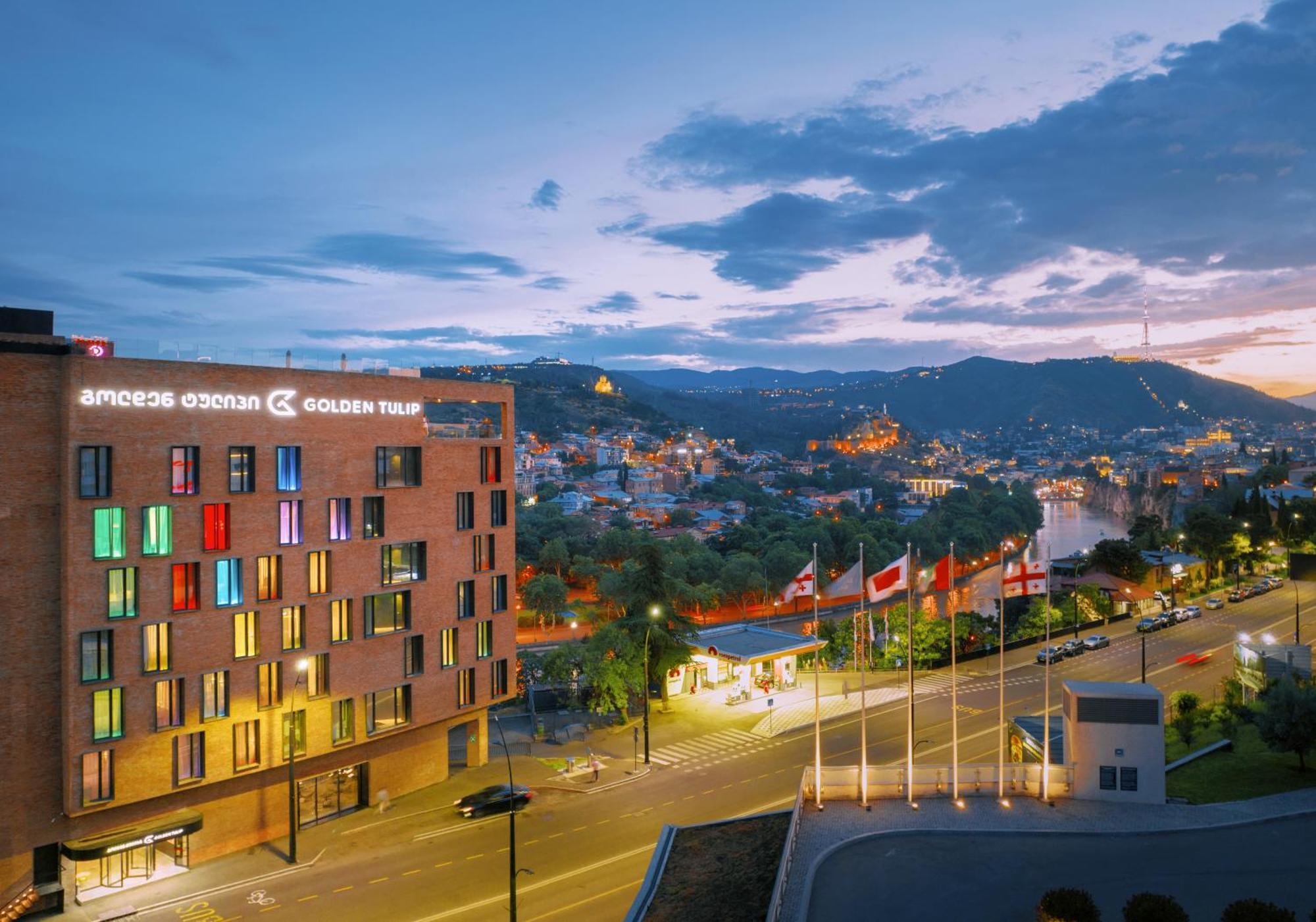 Golden Tulip Design Tbilisi Otel Dış mekan fotoğraf